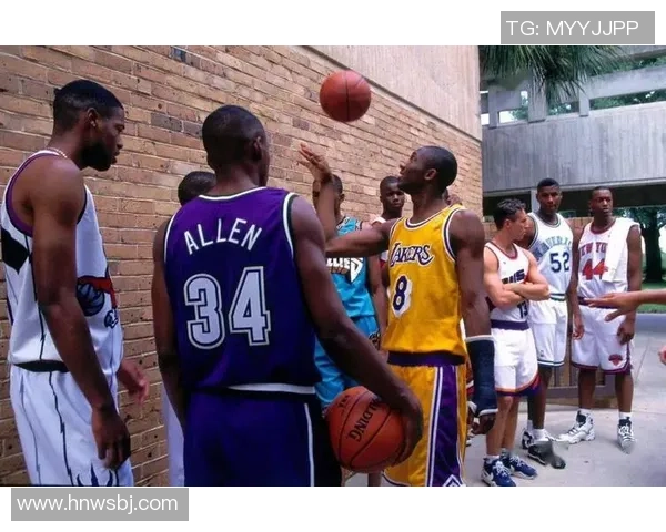 93黄金一代足球球星成长历程与辉煌成就全景解析