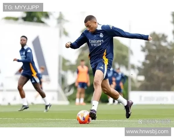 全球足球巨星风采：姆巴佩领衔各国球员精彩表现与成就分析