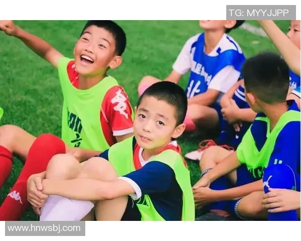 暴躁足球明星的成长历程与场上怒火背后的心路历程揭秘 暴躁足球明星的成长历程与场上怒火背后的心路历程揭秘